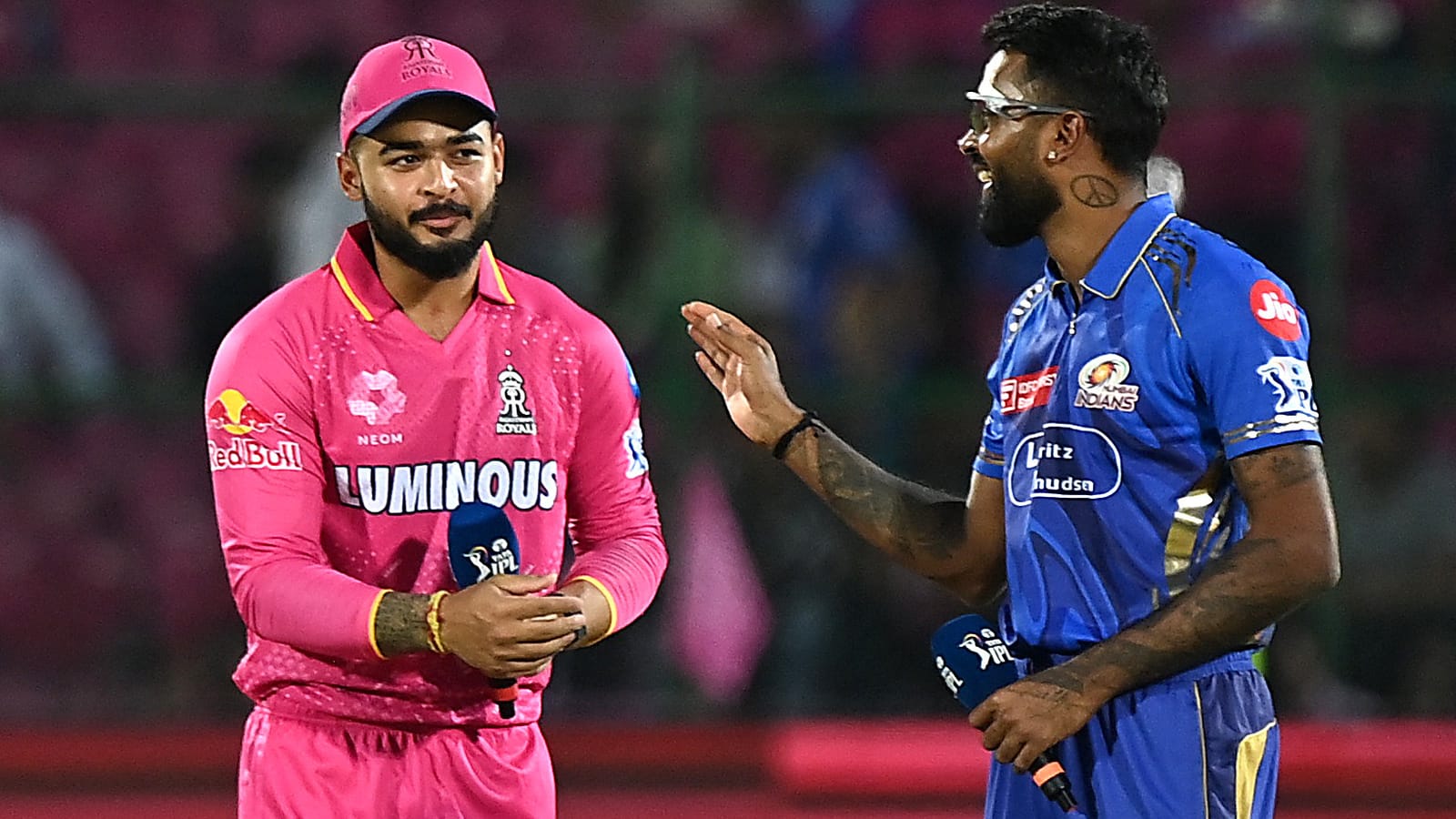 IPL 2025 Point Table: RR को हराते हुए टॉप पर मुंबई इंडियंस की टीम, देखें पूरी 10 टीमों की स्थिति