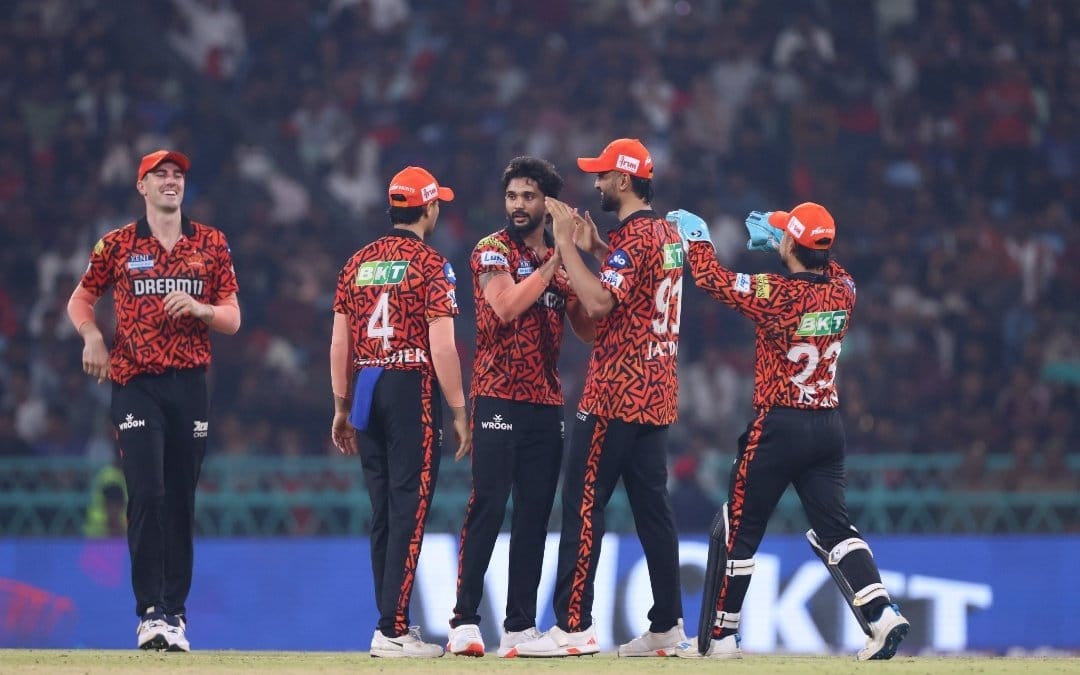 RCB vs SRH: हैदराबाद के खिलाफ जीता हुआ मुकाबला हारी बेंगलुरु की टीम
